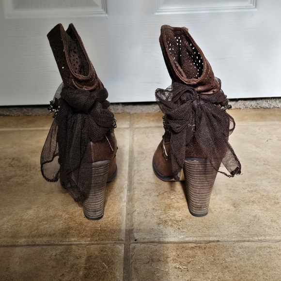 EUC Not Rated Ankle Boots - Picture 4 of 6